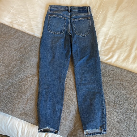 Abercrombie & Fitch Destroyed High Rise Mom Jeans, size 26/2R - Picture 4 of 4